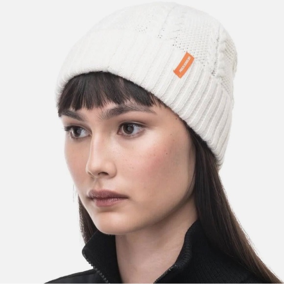Nobis - No Cold Shoulder Beanie - Picture 3 of 14
